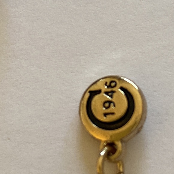 VINTAGE 1946 GOLD TONE CROSS ON BLACK CORD UNISEX NECKLACE - Picture 4 of 5